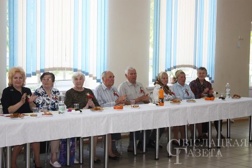 В рамках республиканской акции «Беларусь помнит» прошла встреча с ветеранами Великой Отечественной войны и малолетними узниками