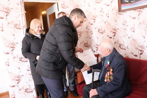 Ветерана Иосифа Казимирчика поздравили с 35-летием ветеранского движения